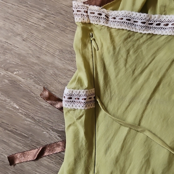 Green Tank Top - Picture 3 of 6